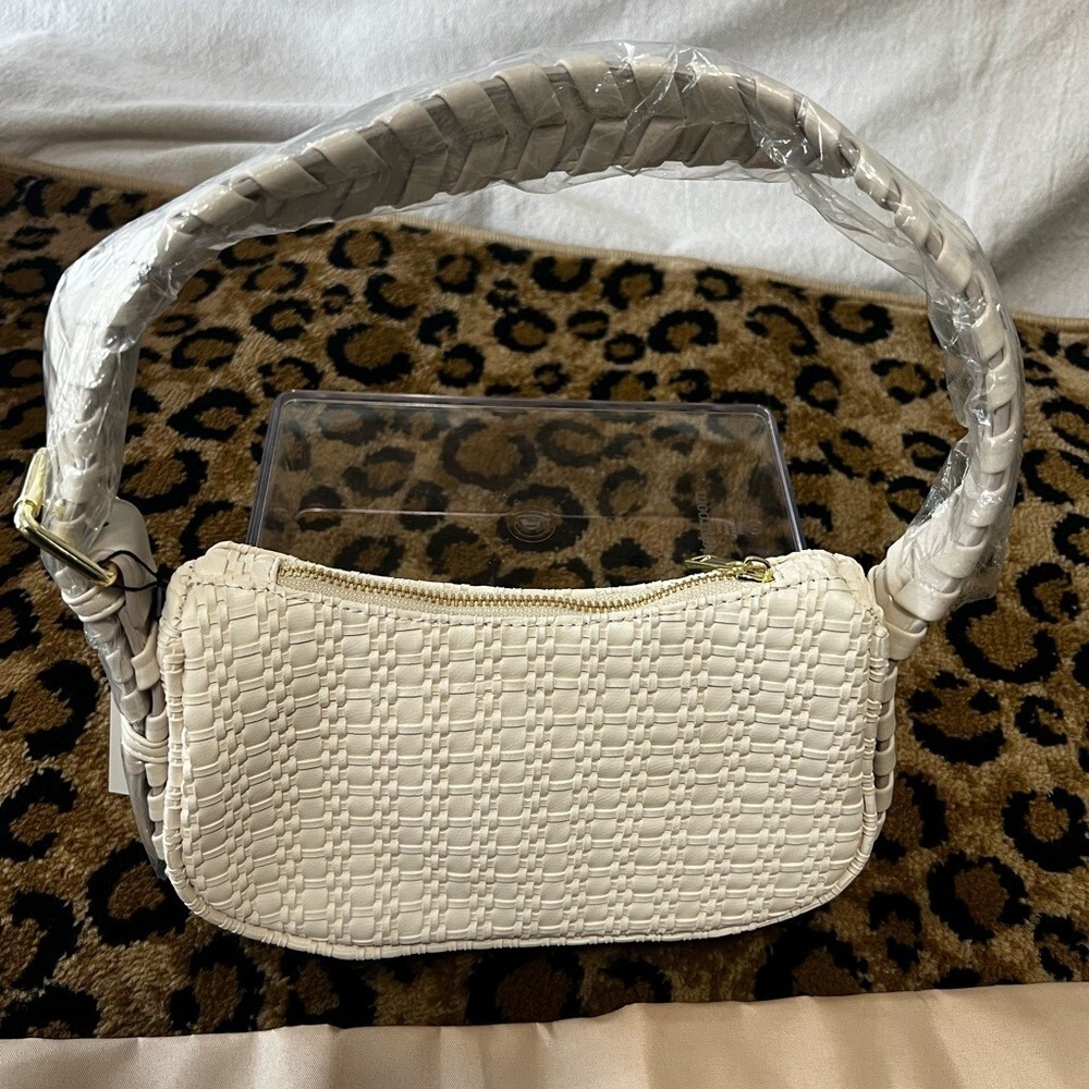 New Jules Kae women's Delilah hand bag in cream. Retails for $130.00. - Picture 4 of 9